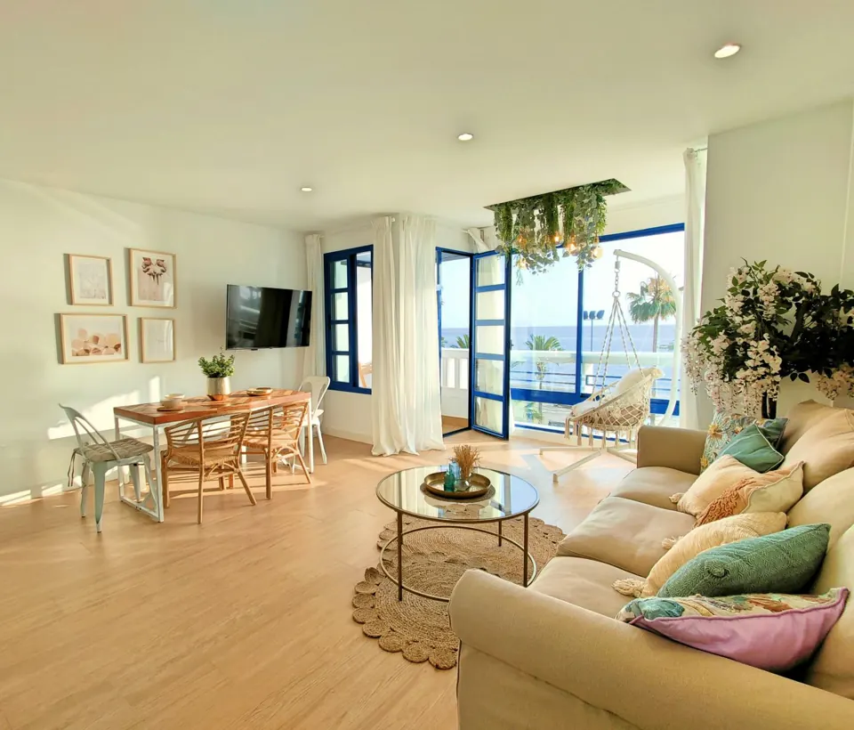 Interior de vivienda · foto de recurso